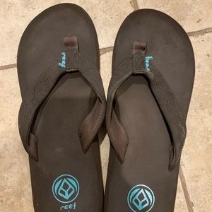Womens sz 9 Reef flip flops
